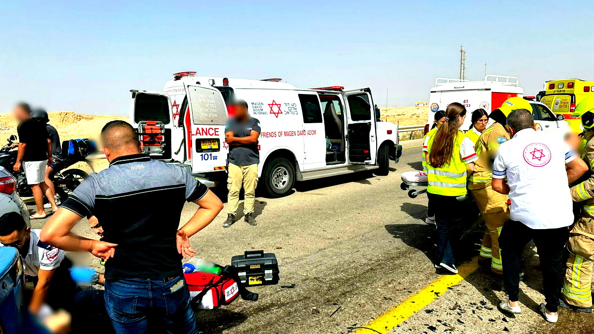 منطقة الجنوب: مصرع امرأة (76 عامًا) وإصابة آخرين بجراح متفاوتة  جرّاء حادث طرق مروع وقع  بين مركبتين على شارع 25