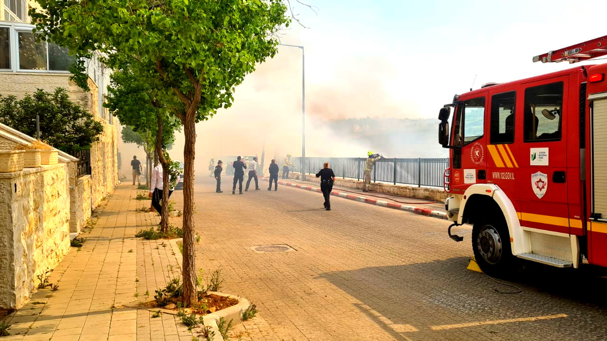 القدس: اندلاع حريق في احراش بوادي بالقرب من حي هار حوما