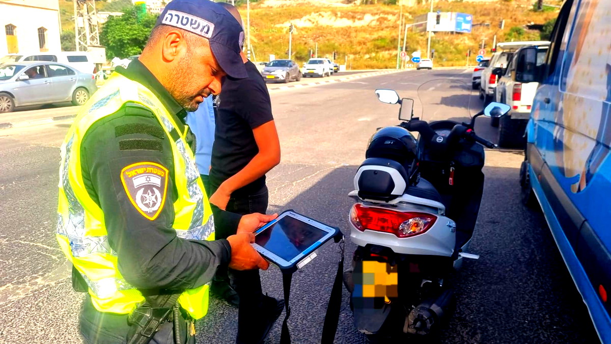 الشرطة: فحص مئات المركبات وإلغاء إستخدام اكثر من 50 مركبة في ام الفحم