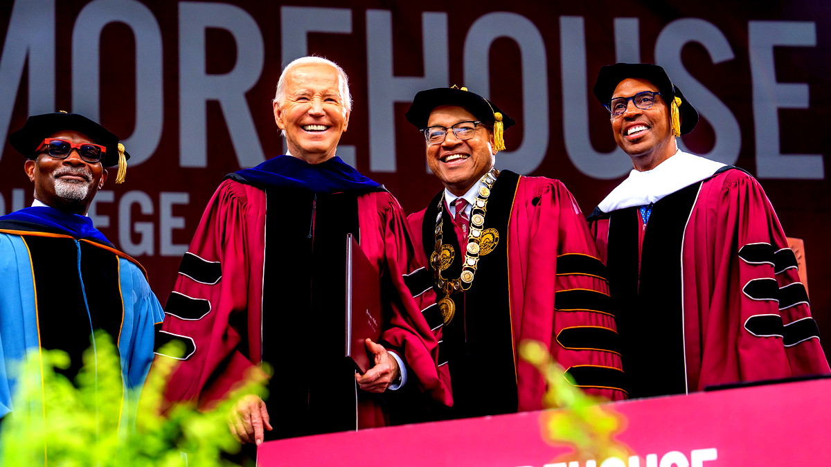 بايدن لطلاب في حفل تخرج: سمعت أصواتكم ودولة فلسطينية مستقلة هي "الحل الوحيد"