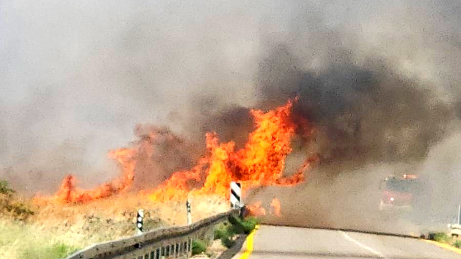 غور الاردن: اندلاع حريق بالقرب من قاعدة عسكرية