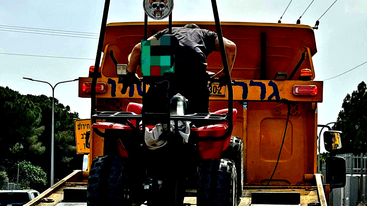 بالفيديو| منطقة الكرمل: اعتقال شابين أحدهما (18 عامًا) بشبهة القيادة برخصة مسحوبة وآخر بشبهة حيازة مخدّرات خطيرة 