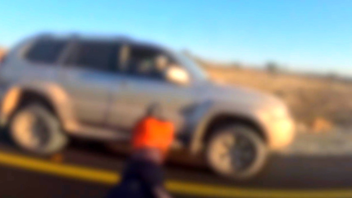 فيديو يوثق المطاردة| اعتقال شابين في الثلاثينيات من عمرهما بشبهة سرقة مركبات في النقب