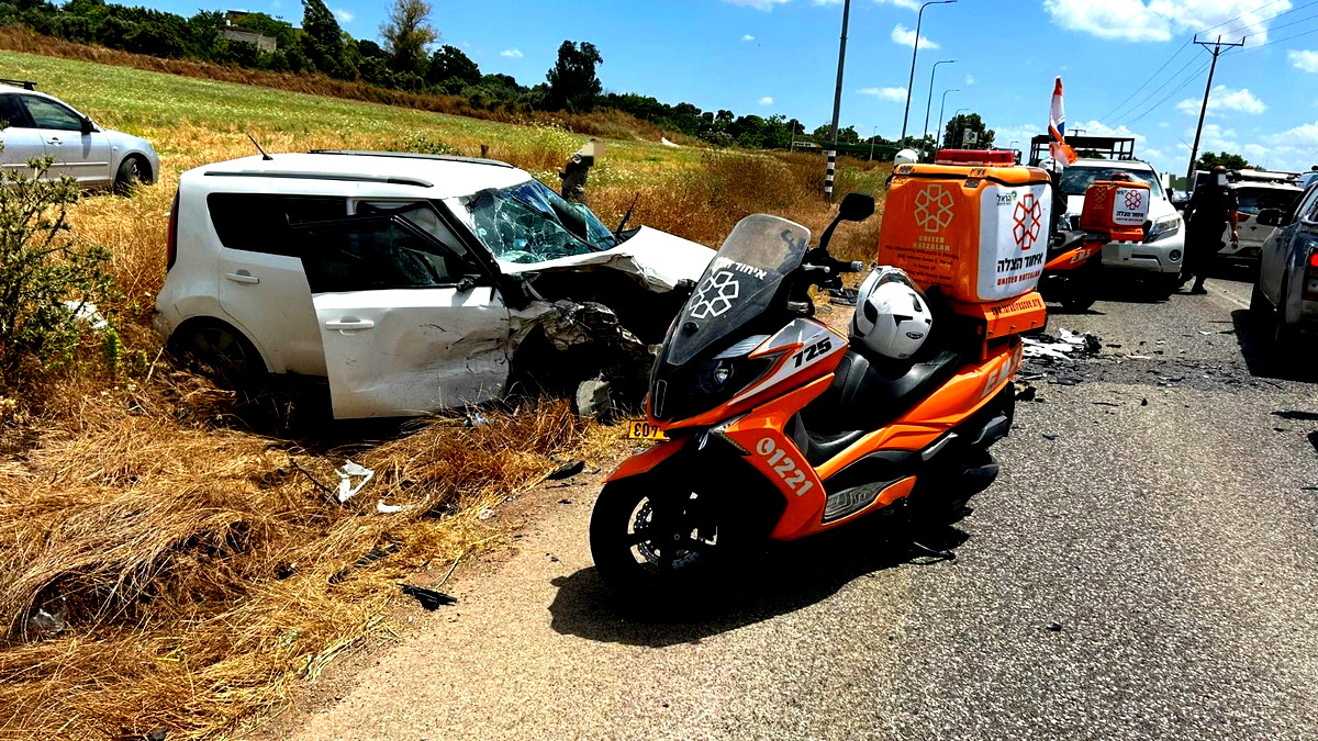 إصابات متفاوته جرّاء حادث طرق وقع بين مركبتين على شارع 7626 بالقرب من مفرق نهلال