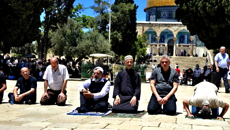 أربعون ألف مصلٍّ أدوا صلاة الجمعة في المسجد الأقصى المبارك