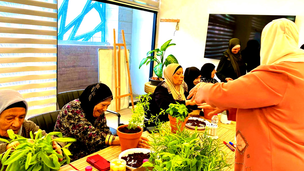 ورشة المزارع لتعزيز الأنشطة  الاجتماعية والتثقيفية  للجيل  الذهبي المزرعة