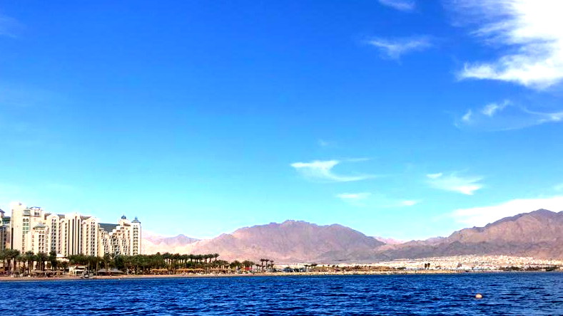 حالة الطقس: اجواء صافية ومعتدلة ولا يطرأ تغير يذكر على درجات الحرارة