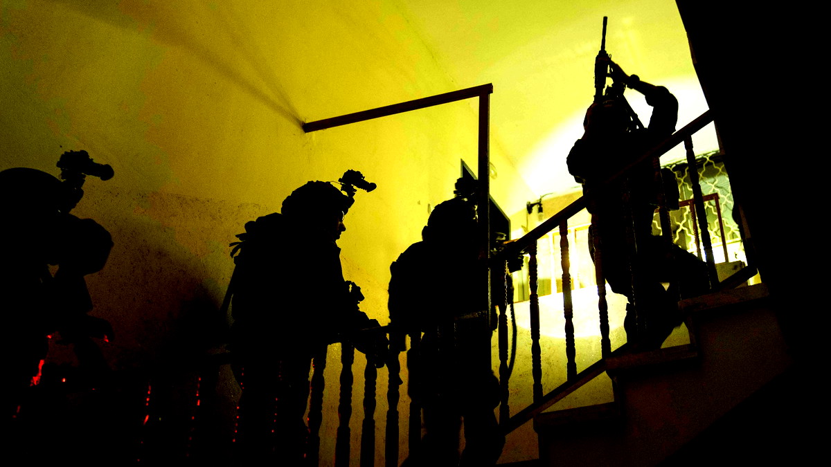 الجيش الاسرائيلي: اعتقلنا 6 اشخاص من الضفة الغربية الليلة الماضية و4000 شخصًا منذ السابع من اكتوبر الماضي