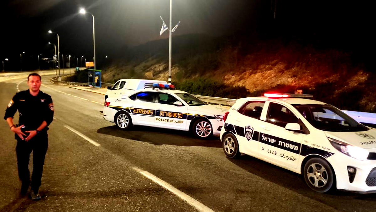 (فيديو وصور) اغلاق شارع 85 في كلا الاتجاهين بين مفرق عميعاد ومفرق كداريم نتيجة حريق في المنطقة