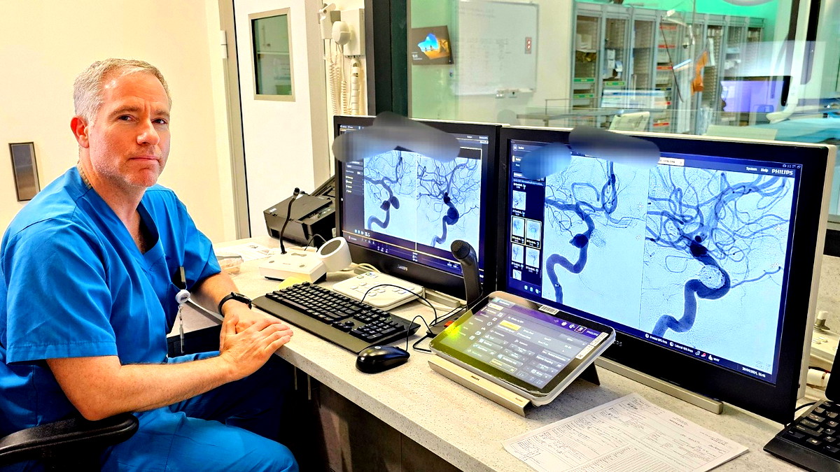 في المركز الطبي تسفون- علاج حديث ومتطور لتمدد الأوعية الدموية الدماغية التي تهدد حياة الكثيرين