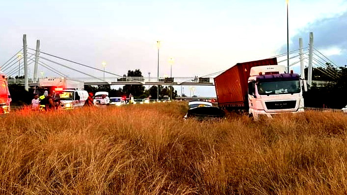 مصرع سائق شاحنة من باقة الغربية اثر تعرضه لنوبة قلبية خلال قيادته شاحنة على شارع 4 