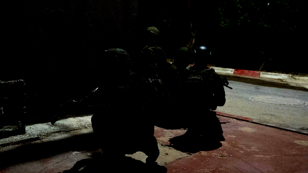 فيديو وصور| الجيش الاسرائيلي: اعتقال 18 شخصًا من الضفة ومصادرة اسلحة... اشتباكات في مخيم الفارعة جنوب طوباس