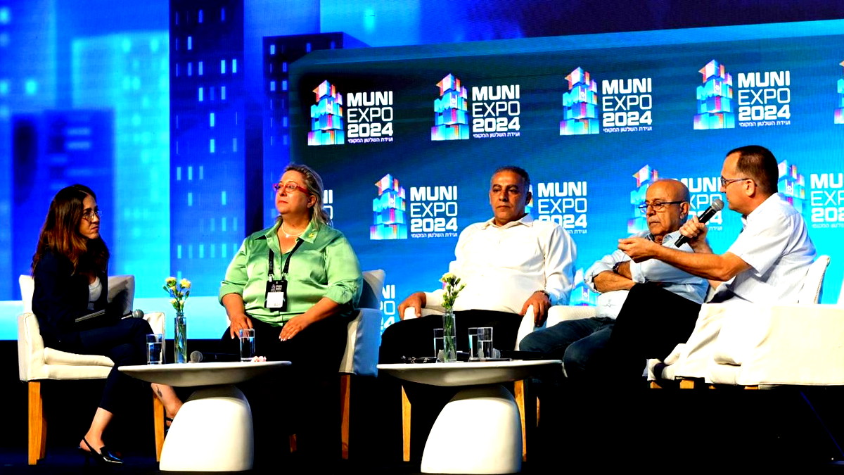 رفيق حلبي رئيس مجلس دالية الكرمل في مؤتمر مركز السلطات المحلية: مجالسنا بدون ميزانيا ولا نسمع إلا الوعود من الحكومة