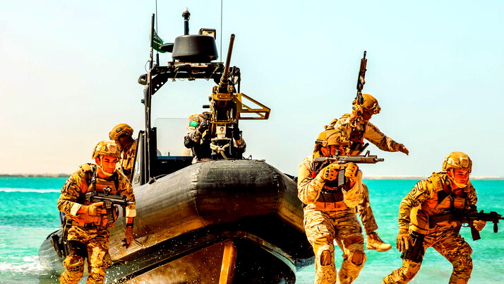 مصادر اسرائيلية: 42 ألف جندي مصري مستعدون في سيناء.. مخاوف من جيش مصر والعرجاني في اسرائيل