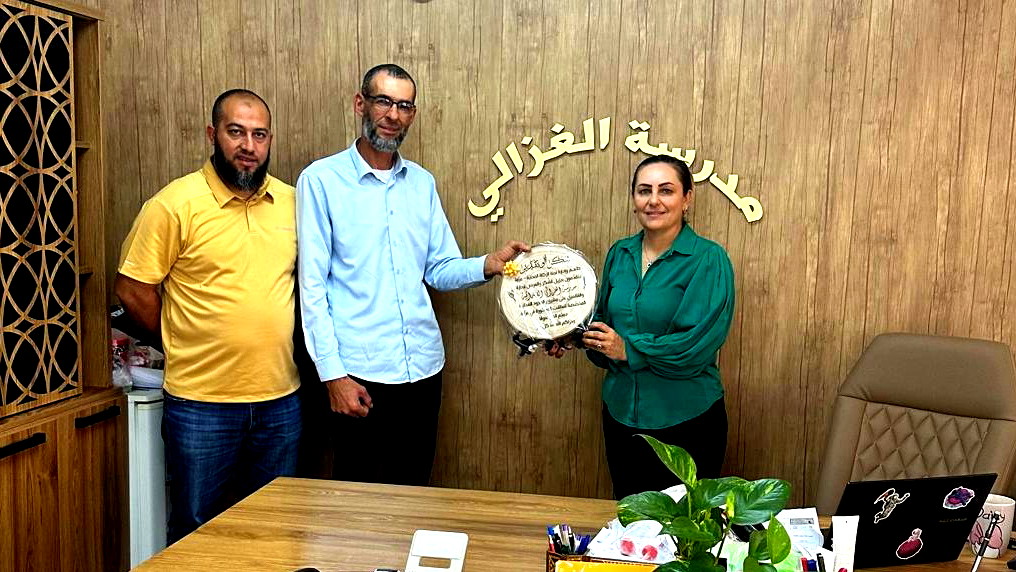  الشيخ عبد الباسط عاصلة من عرابة مسؤل لجنة الزكاة المحلية يشكر ادارة مدرسة الغزالي