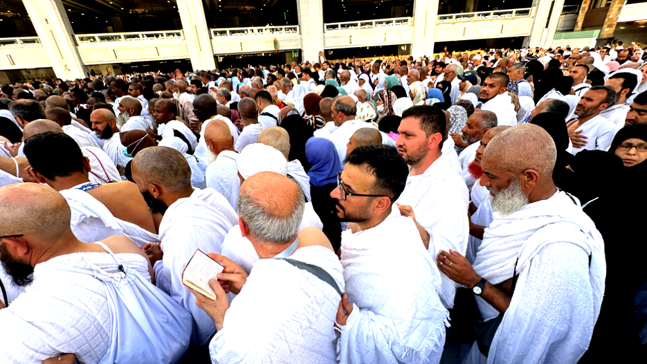 فيديو| في أول أيام عيد الأضحى..ضيوف الرحمن يؤدون رمي الجمرات وسط منظومة أمنية وخدمية متكاملة.