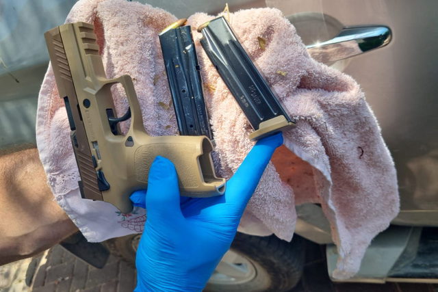 جلجوليا: تقديم لائحة اتهام ضد رجل (48 عامًا) بشبهة حيازة  مسدس وذخيرة ومبلغ مالي كبير بشكل غير قانوني