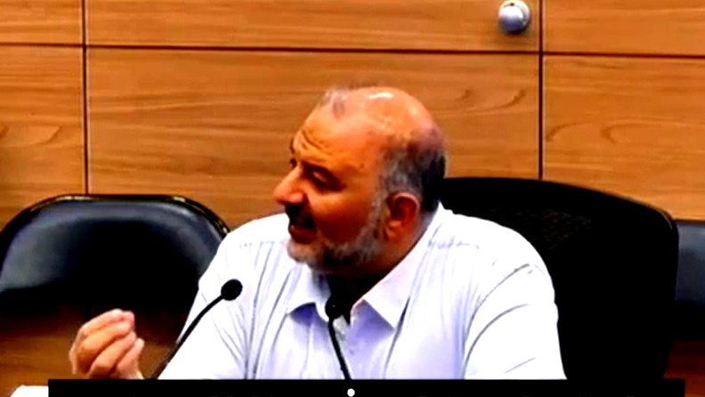 فيديو| النائب منصور عباس يترك عطلة العيد ويتوجه للكنيست لتوبيخ الحكومة والتذكير باستمرار تزايد ضحايا العنف والجريمة في المجتمع العربي