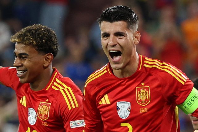 إسبانيا تكتفي بهدف أمام إيطاليا وتتأهل للدور ال16 باليورو