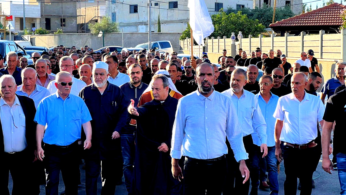 بحضور غفير: بلدة طوبا الزنغرية تشهد عقد راية الصلح بين عائلتي ارحيم وشحادة وانهاء سنوات من الخصومة بين العائلتين