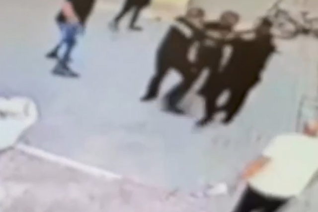 شعب: لائحة اتهام ضد شقيقين (20، 17 عامًا) طعنا اخرين في جميع انحاء جسدهما