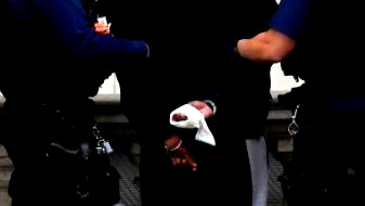 طرعان: اعتقال 5 اشخاص بشبهة اضرام النيران في منزل بشكل متعمد