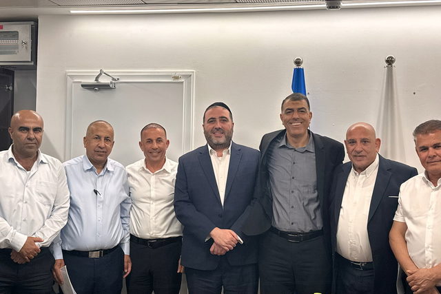 بمبادرة النائب ياسر حجيرات: رؤساء المجالس العربية البدوية في الشمال يجتمعون مع وزير الداخلية