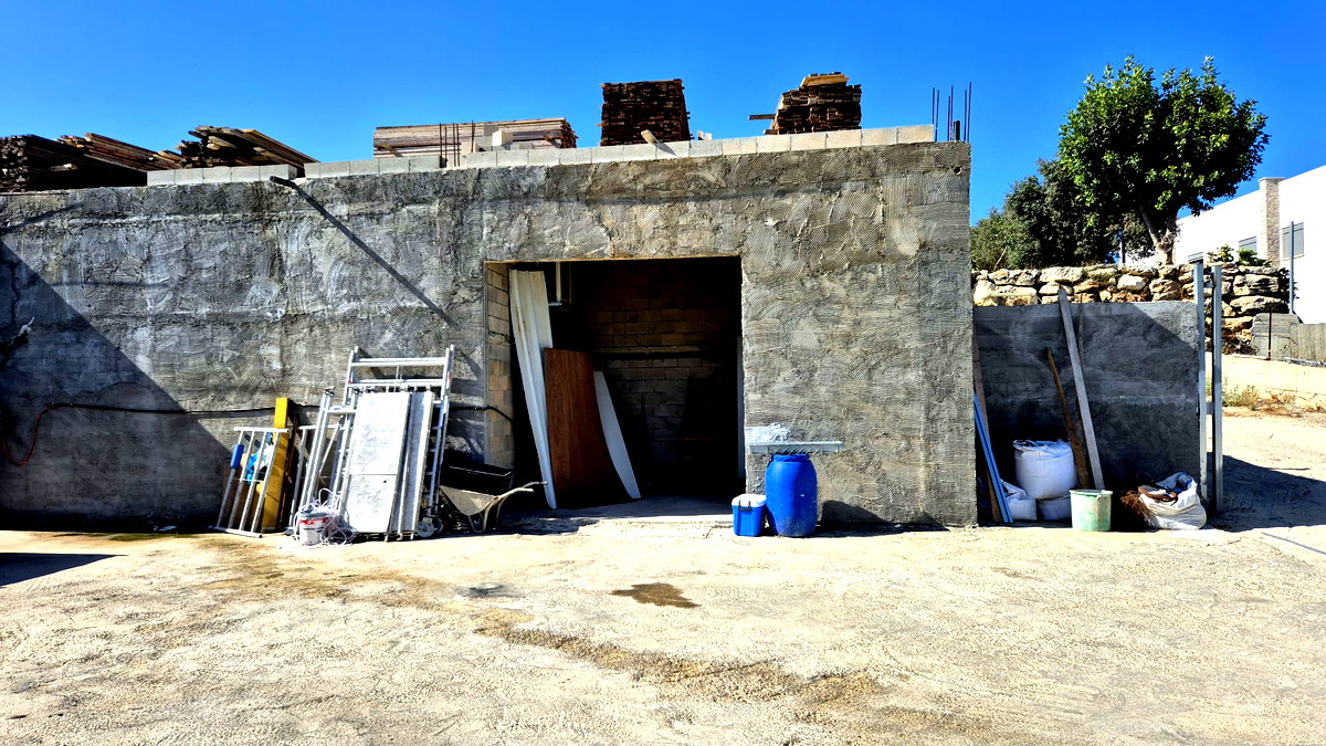 فيديو وصور| دالية الكرمل: ضبط معمل كبير للمخدرات الخطيرة بداخله أكثر من 700 شتلة