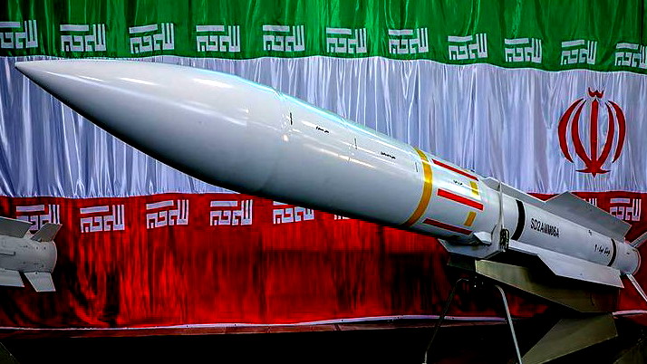 مصدر إيراني: هجمات من شتى الاتجاهات على إسرائيل إذا شنت حربا شاملة على حزب الله