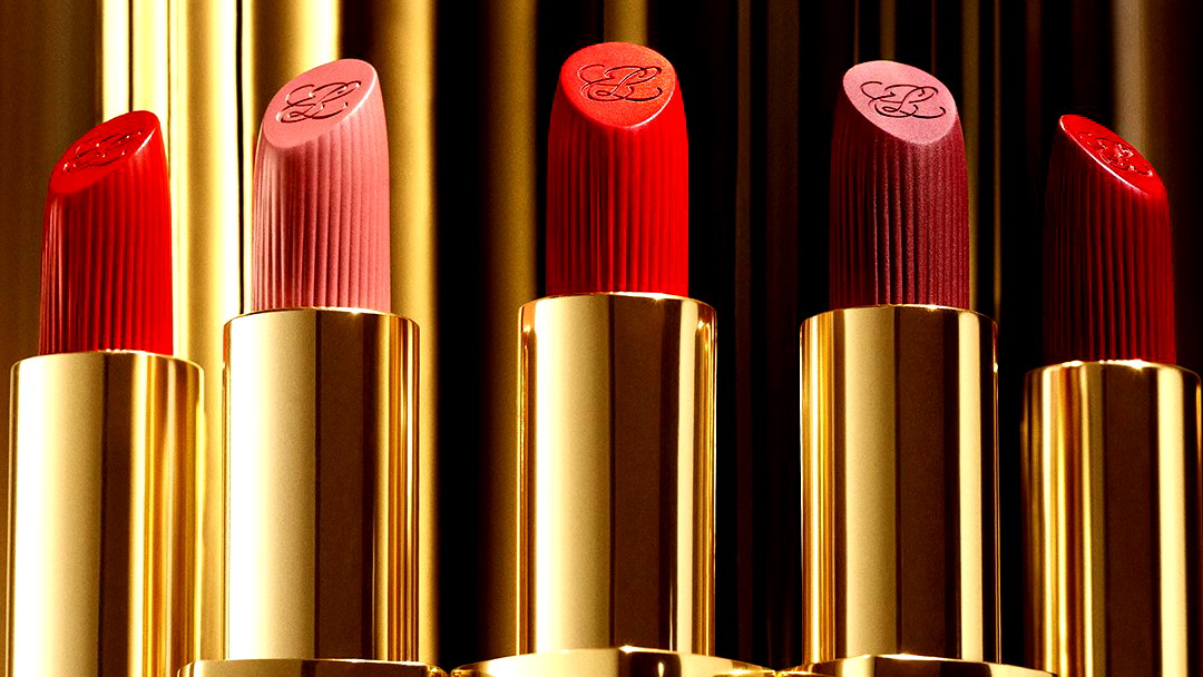 العلامة التجارية الفاخرة للمكياج والعناية والعطور إستي لاودر تطلق من جديد مجموعة أحمر الشفاه: Pure Color Lipstick