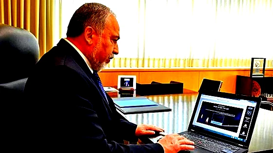 ليبرمان: "إسرائيل تخسر الحرب والردع تراجع إلى الصفر.. إدارة غالانت للحرب فاشلة"