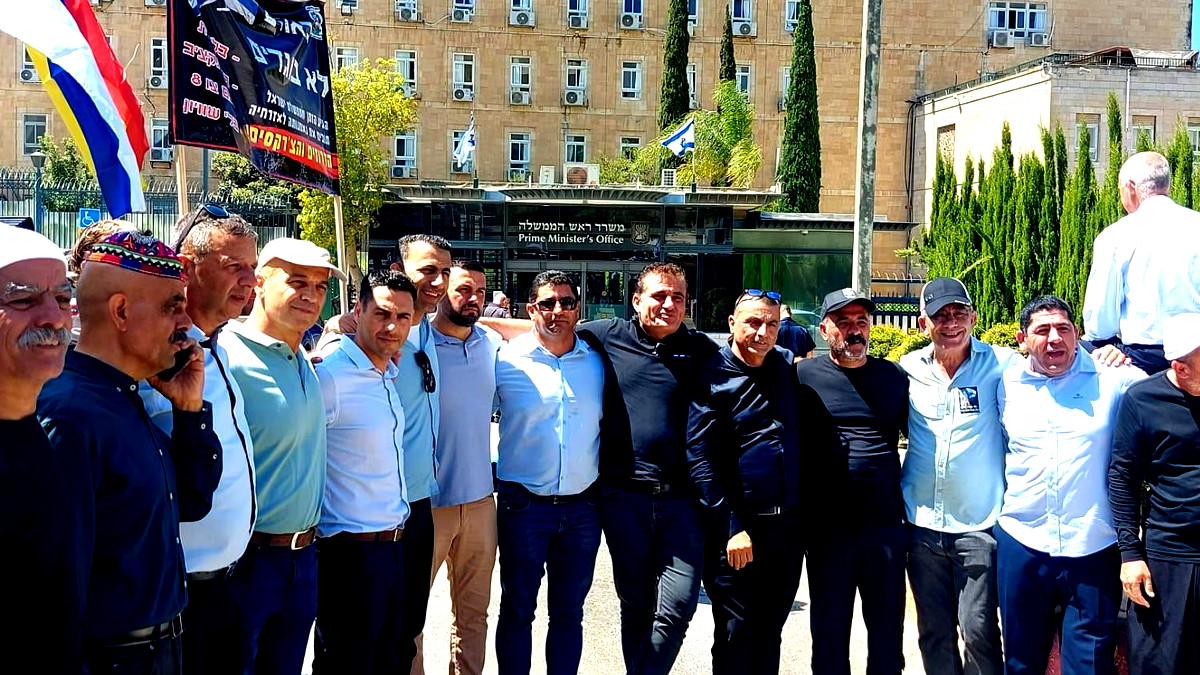 التوصل لتفاهمات بين الحكومة ومنتدى رؤساء السلطات المحلية الدرزية والشركسية والإستجابة لمطالبهم