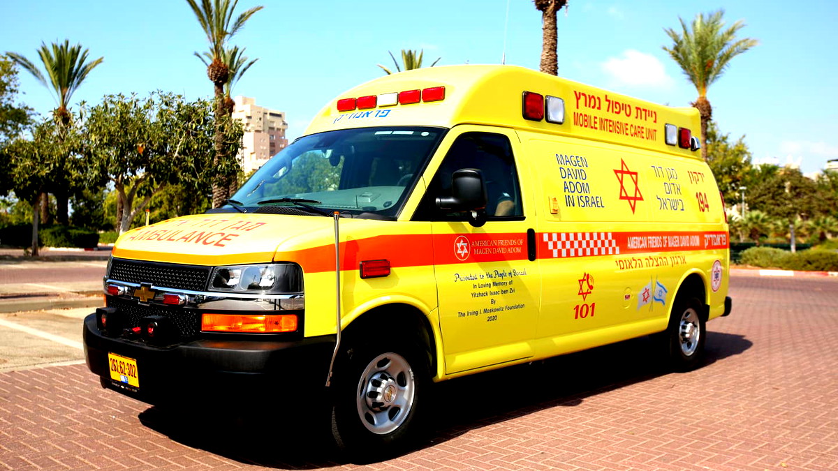 عامل (61 عامًا) بحالة خطيرة من جرّاء إصابته من رافعة شوكية خلال عمله بمصنع في منطقة الجليل الأعلى