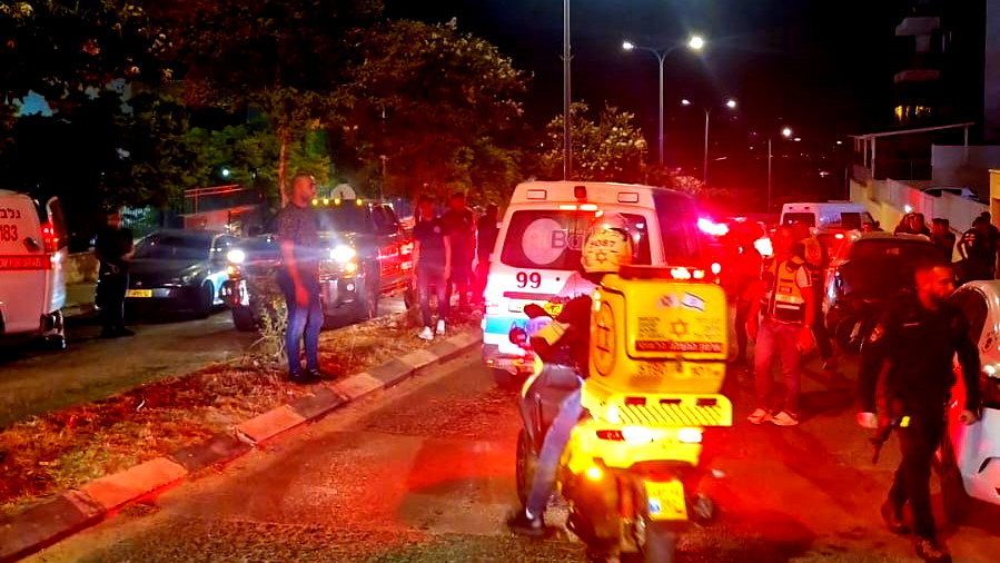 الناصرة: اصابة طفيفة بعد القاء قنبلة على بناية سكنية بحي الجليل 