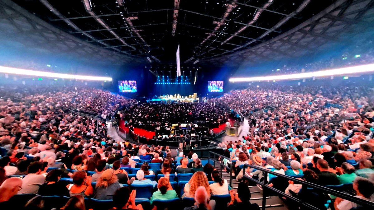 بحضور أكثر من 7000 مشارك| تنظيم مؤتمر السلام في تل أبيب... أيمن عودة: وقف الحرب هو الأمر الأكثر الحاحًا الآن