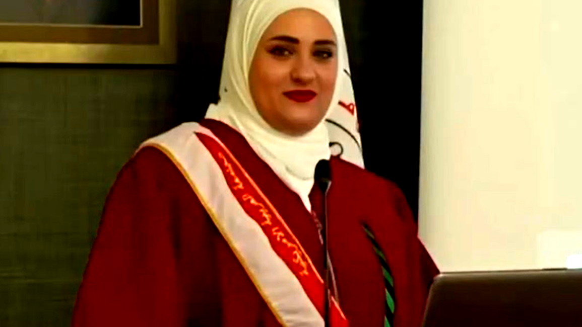 حصول نورا يعقوب عثمان من ابو غوش على درجة الدكتوراة في التربية الخاصة من الجامعة العربية الأميركية