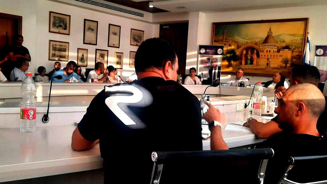 المصادقة على قرض جديد طويل الأمد خلال جلسة بلدية الناصرة -وامتناع اعضاء الجبهة عن التصويت ومعارضة اعضاء الموحدة