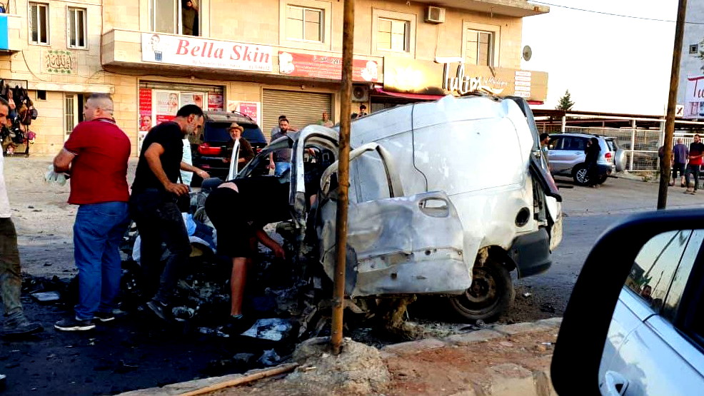  مسيّرة إسرائيلية تستهدف سيارة شرقي لبنان وسط أنباء عن سقوط إصابات