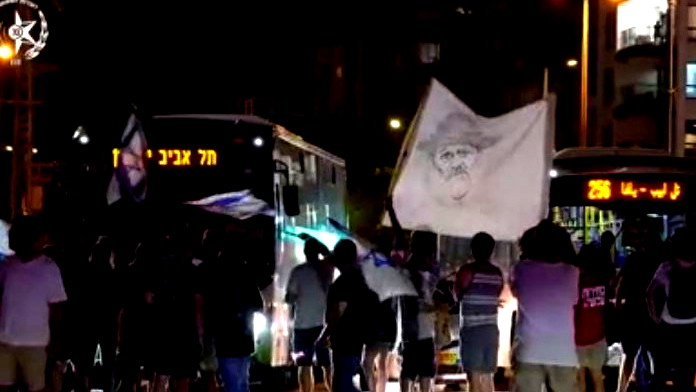 استمرار المظاهرات ضد الحكومة الإسرائيلية والمطالبة بصفقة تبادل في تل أبيب