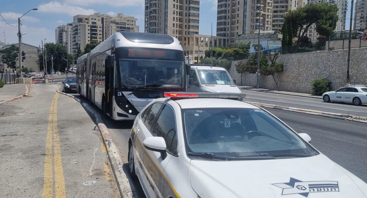 ضبط سائق حافلة من صور باهر بعد عبوره المفرق والشارة حمراء
