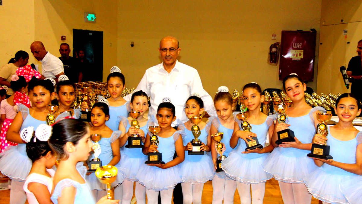 المركز الجماهيري دير حنا يختتم دوراته بحفل واسع وبحضور الأهالي