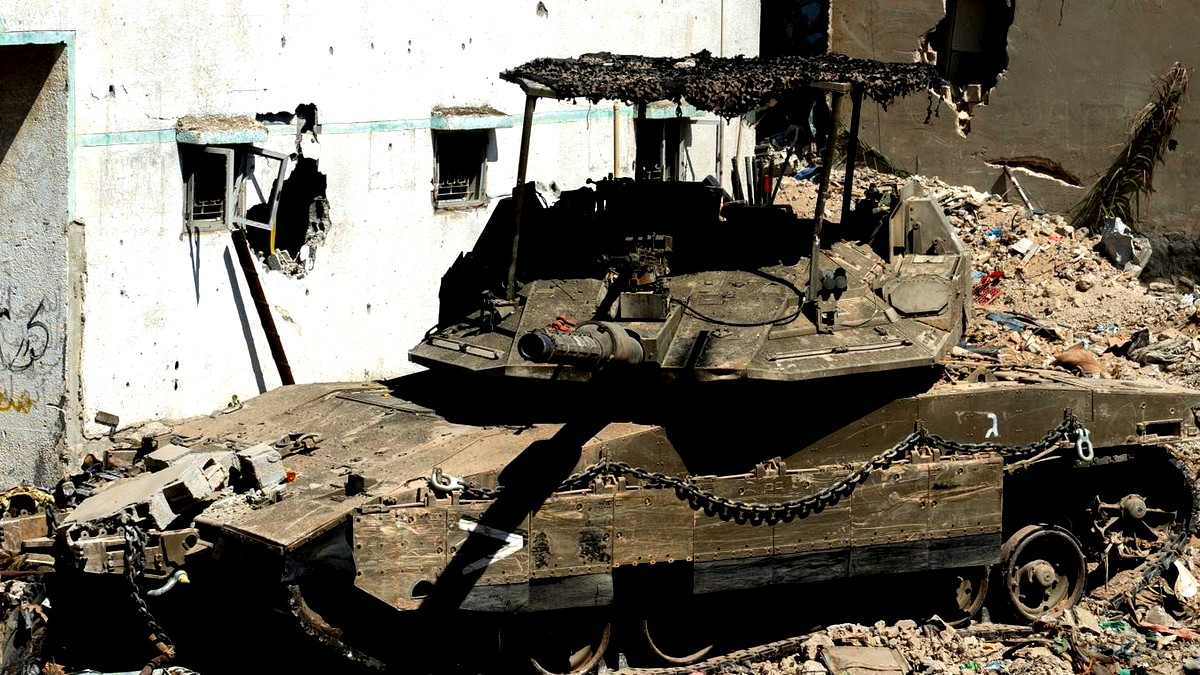 الجيش الإسرائيلي يقر بفشله في الدفاع عن كيبوتس بئيري ودبابة قصفت منزلا إسرائيليا في 7 أكتوبر