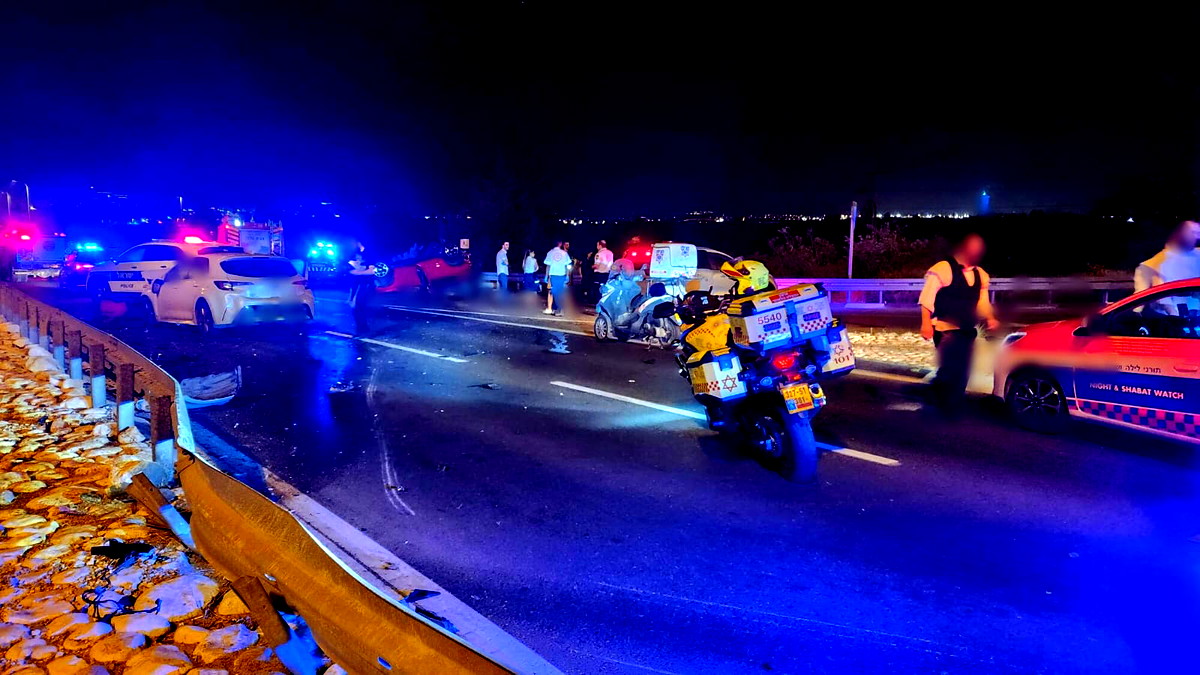 مركز البلاد: إصابة شاب (30 عامًا) بجروح خطيرة من جرّاء حادث طرق مروّع وقع فجر اليوم على شارع 412 