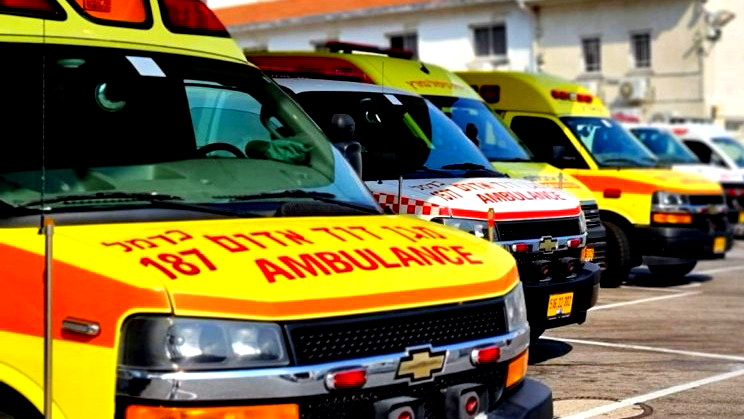 اصابة عامل (35 عامًا) بجراح خطيرة اثر سقوطه عن ارتفاع 3 امتار اثناء عمله بمصنع في الرامة