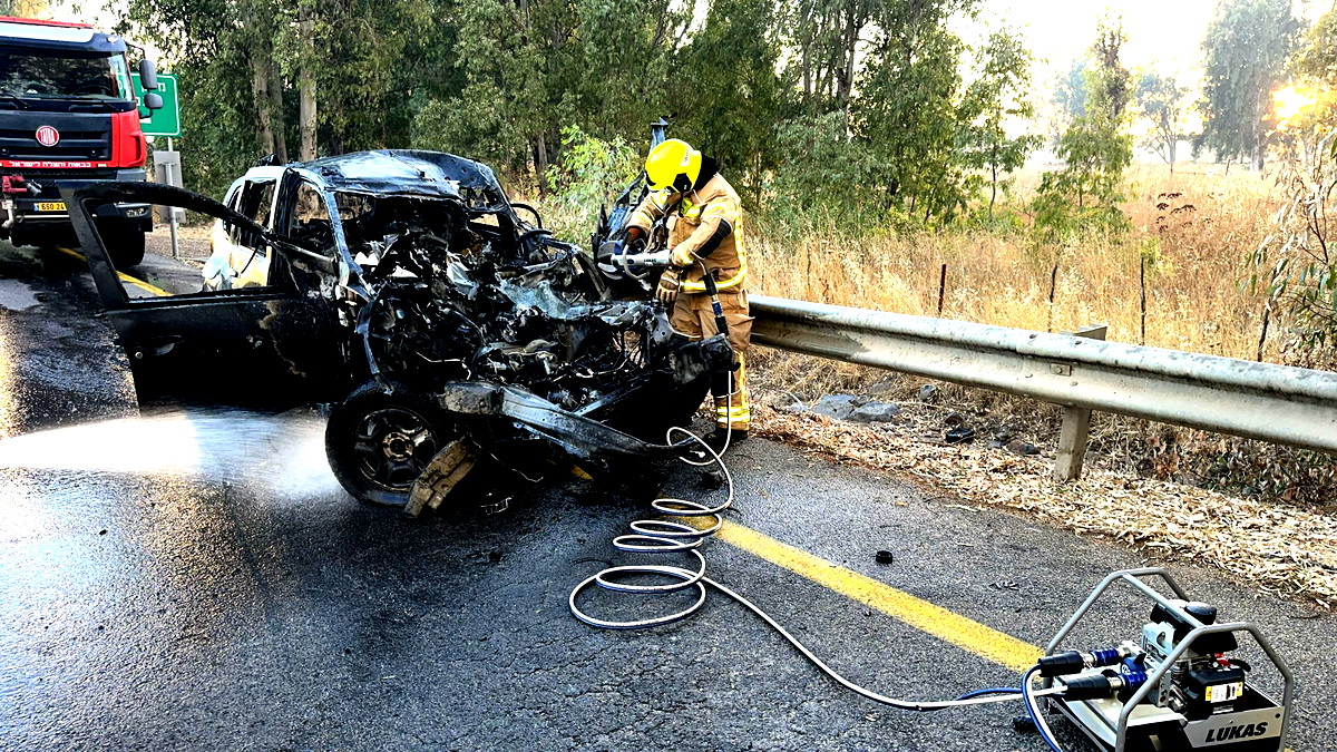 الجولان: قتيلان نتيجة صاروخ أصاب سيارة واندلاع حرائق عدة جراء سقوط قذائف صاروخية