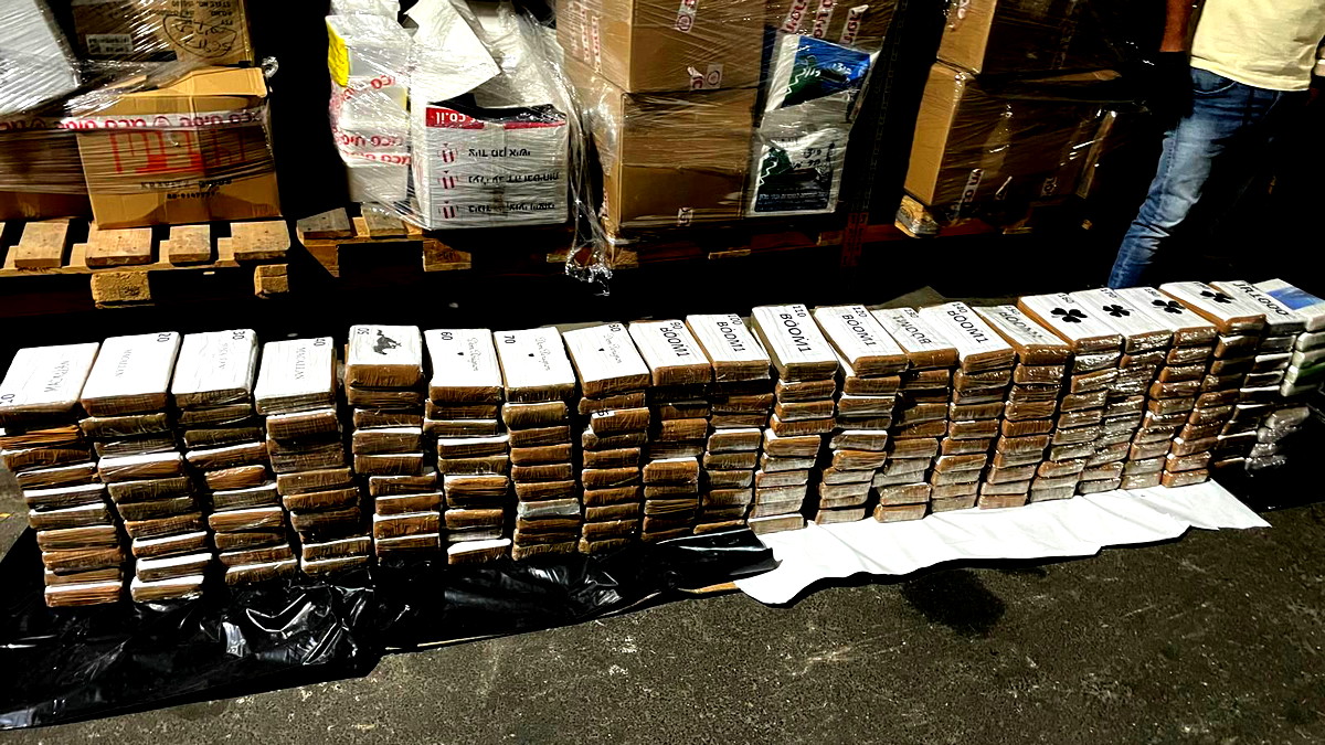 بمساعدة الجمارك في ميناء حيفا| احباط محاولة تهريب كمية كبيرة من المخدرات بقيمة 100 مليون شاقل واعتقال مشتبهين