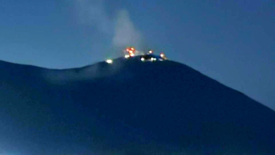 بعد تفعيل صفارات الانذار بالشمال|  إذاعة الجيش الإسرائيلي: رصد إطلاق 10 صواريخ من لبنان نحو جبل ميرون بالجليل الأعلى