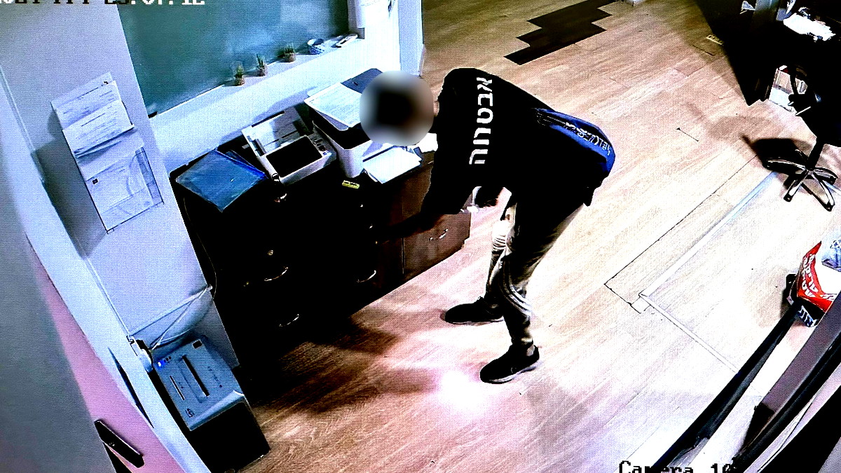 اعتقال شاب في العشرينيات من عمره بشبهة سرقة معدات ثمينة من عيادة لمرضى السرطان في القدس