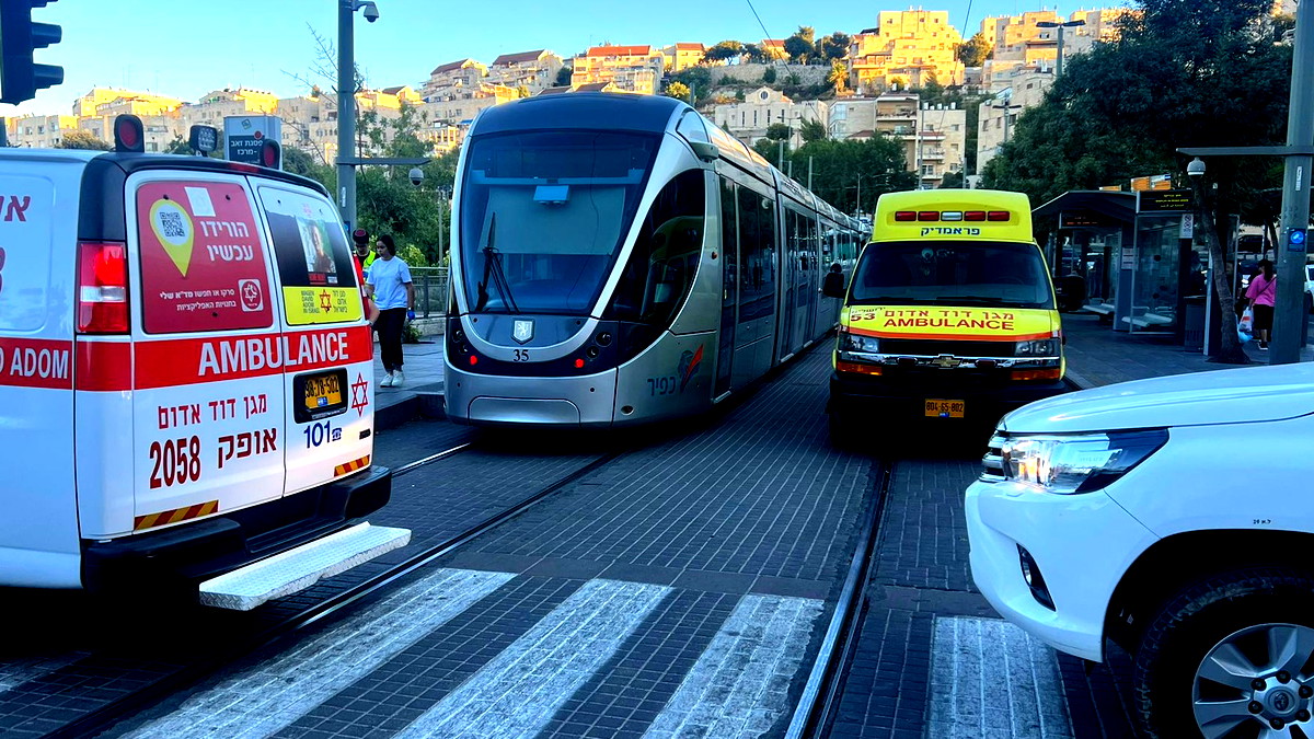 مصرع امرأة بعد تعرضها للدهس من قبل القطار الخفيف بالقدس