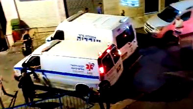 اصابة 4 اشخاص بجراح متوسطة وطفيفة بعد القاء قنبلة على منزل في الناصرة 